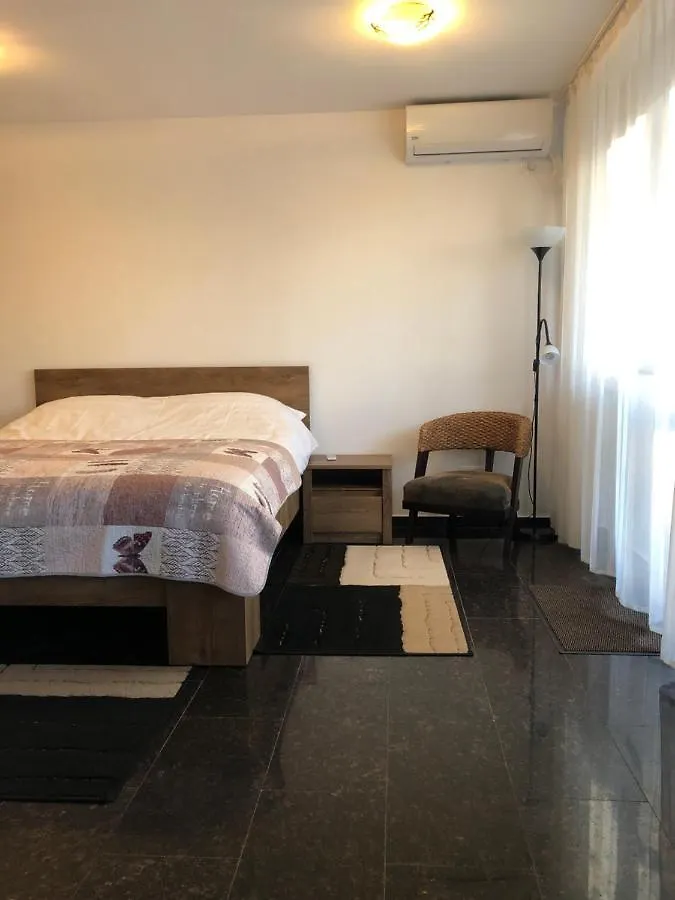 Studio Bucharest Bed & Breakfast